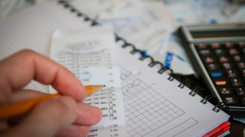 money, bills, calculator, to save, savings, taxes, business, money, calculator, calculator, savings, taxes, taxes, taxes, taxes, taxes